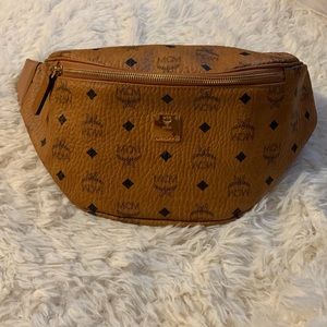 MCM Medium Stark Belt Bag in Visetos